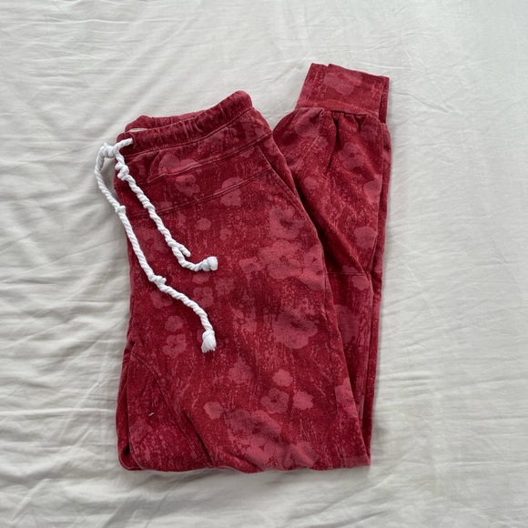 Anthropologie Saturday/Sunday Flora Printed Joggers in Wine - Picture 2 of 7
